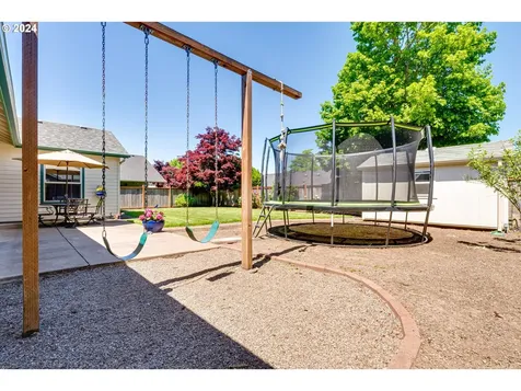1287 Frogs Leap Lane Eugene OR 97404