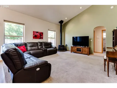 1287 Frogs Leap Lane Eugene OR 97404