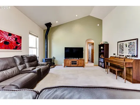 1287 Frogs Leap Lane Eugene OR 97404