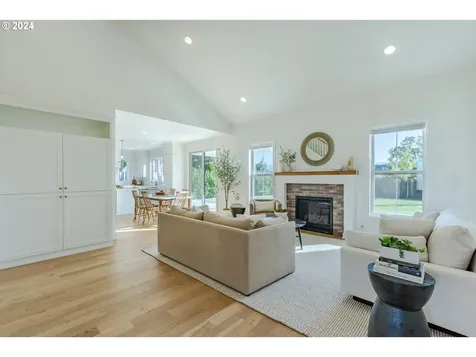3473 Sterling Woods Drive Eugene OR 97408