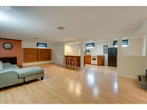6921 N Ivanhoe Street Portland OR 97203
