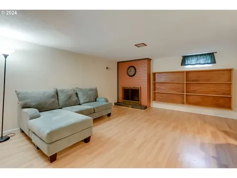 6921 N Ivanhoe Street Portland OR 97203
