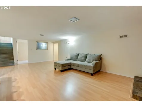 6921 N Ivanhoe Street Portland OR 97203