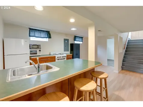 6921 N Ivanhoe Street Portland OR 97203