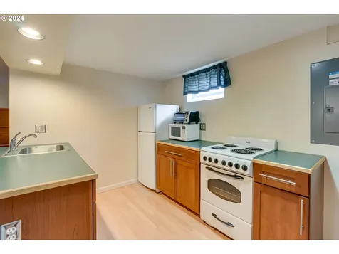 6921 N Ivanhoe Street Portland OR 97203