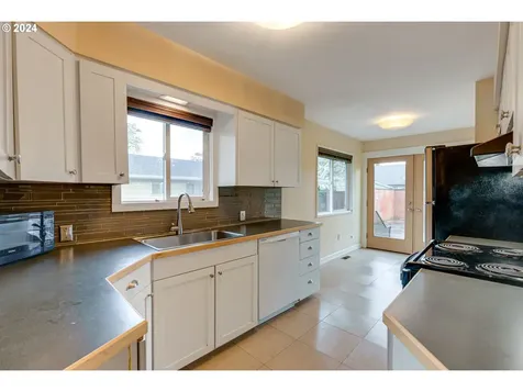 6921 N Ivanhoe Street Portland OR 97203
