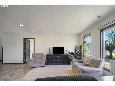 39172 Plagman Drive Lebanon OR 97355