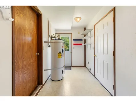 2527 Pine Street North Bend OR 97459