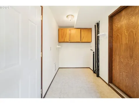 2527 Pine Street North Bend OR 97459