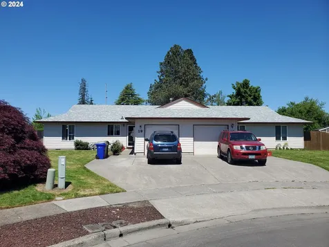 19 S 18th Court Cornelius OR 97113