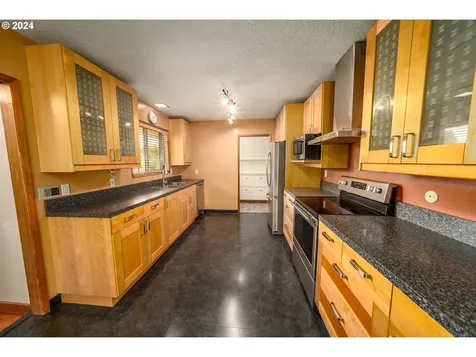 3634 Ne 138th Avenue Portland OR 97230