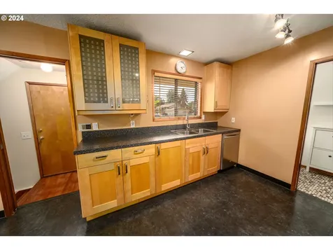 3634 Ne 138th Avenue Portland OR 97230