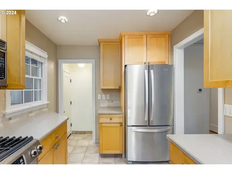 3890 Sw 94th Avenue Portland OR 97225