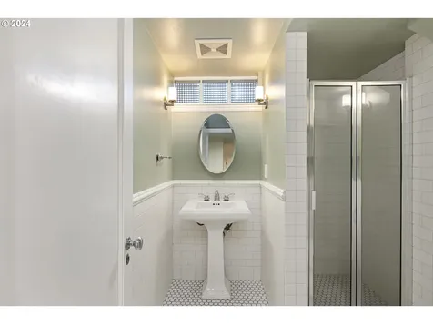 3890 Sw 94th Avenue Portland OR 97225