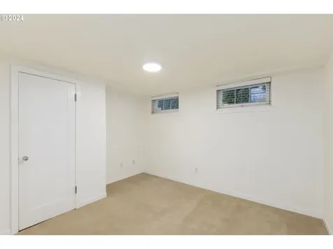 3890 Sw 94th Avenue Portland OR 97225