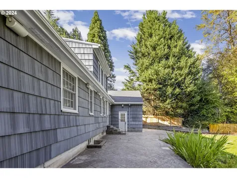 3890 Sw 94th Avenue Portland OR 97225