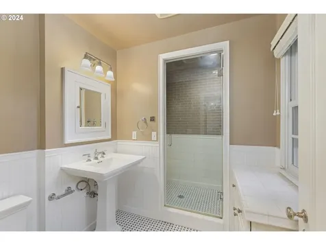3890 Sw 94th Avenue Portland OR 97225