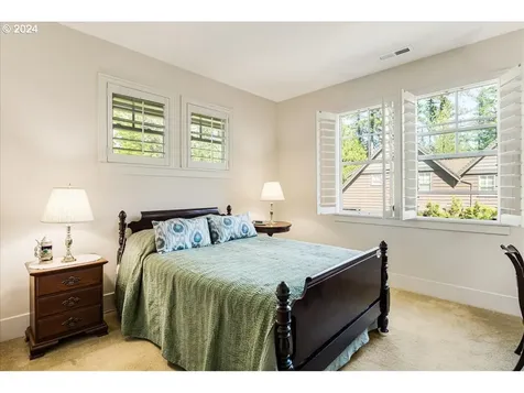 10107 Sw Windwood Way Portland OR 97225