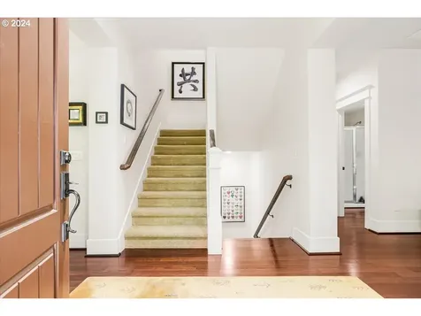 10107 Sw Windwood Way Portland OR 97225