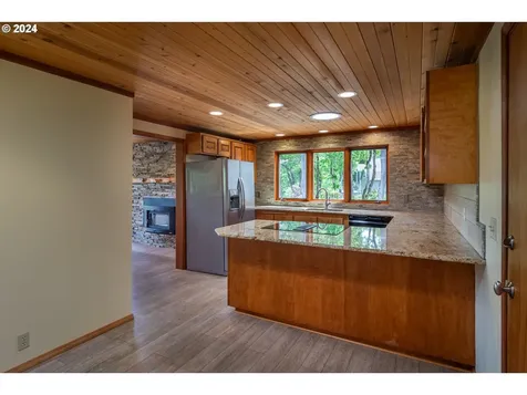 2211 Whistlers Park Road Roseburg OR 97470
