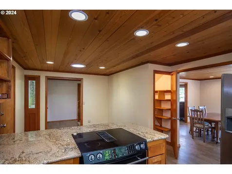 2211 Whistlers Park Road Roseburg OR 97470