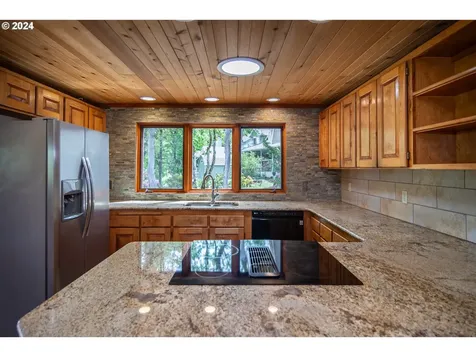 2211 Whistlers Park Road Roseburg OR 97470