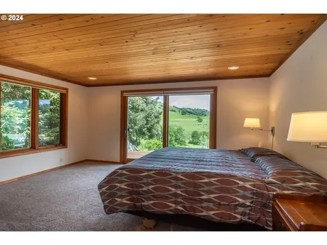 2211 Whistlers Park Road Roseburg OR 97470