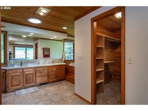 2211 Whistlers Park Road Roseburg OR 97470