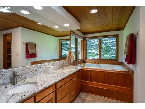 2211 Whistlers Park Road Roseburg OR 97470