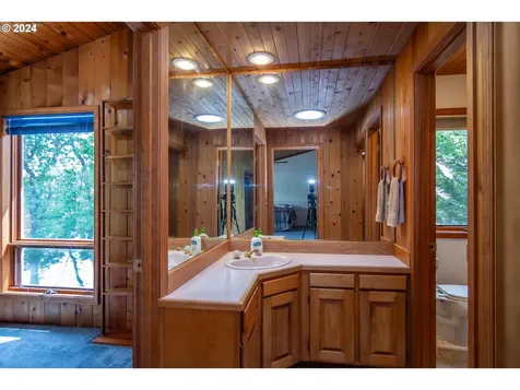 2211 Whistlers Park Road Roseburg OR 97470