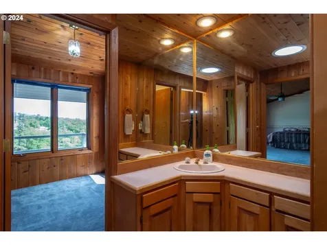 2211 Whistlers Park Road Roseburg OR 97470