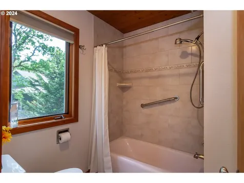 2211 Whistlers Park Road Roseburg OR 97470