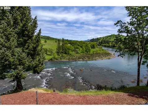 2211 Whistlers Park Road Roseburg OR 97470