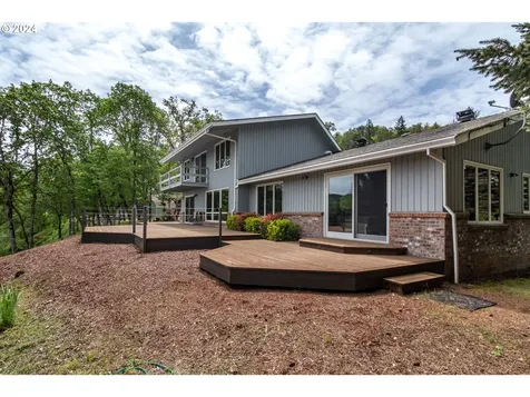 2211 Whistlers Park Road Roseburg OR 97470