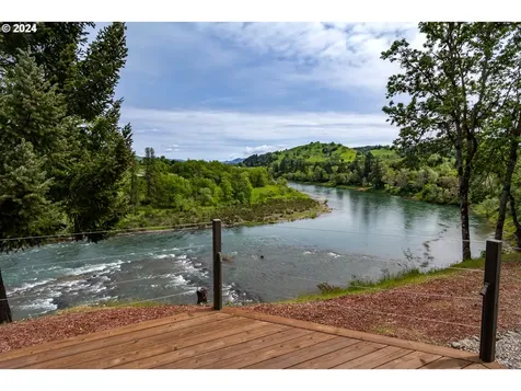 2211 Whistlers Park Road Roseburg OR 97470