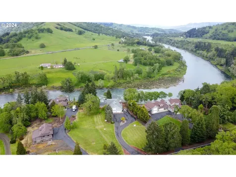 2211 Whistlers Park Road Roseburg OR 97470