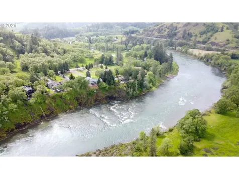 2211 Whistlers Park Road Roseburg OR 97470