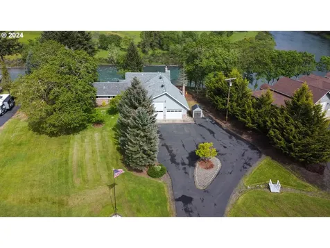 2211 Whistlers Park Road Roseburg OR 97470