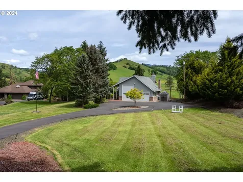 2211 Whistlers Park Road Roseburg OR 97470