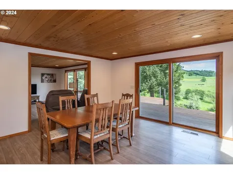 2211 Whistlers Park Road Roseburg OR 97470