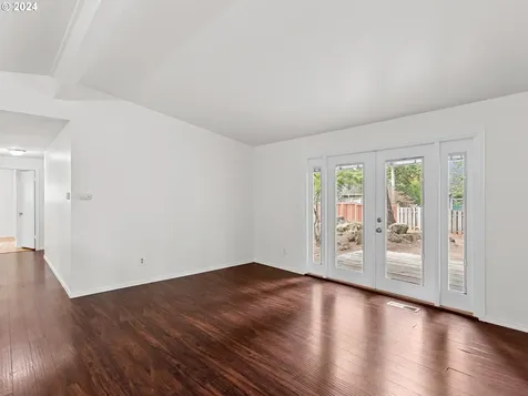 5325 Oakridge Road Lake Oswego OR 97035