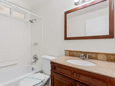 5325 Oakridge Road Lake Oswego OR 97035