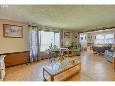 71083 Arabian Drive Pendleton OR 97801