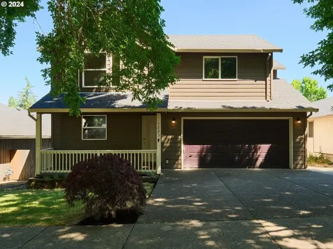 1223 E Sunset Drive Newberg OR 97132