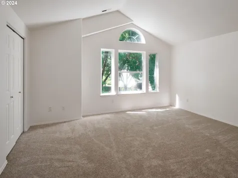 1223 E Sunset Drive Newberg OR 97132