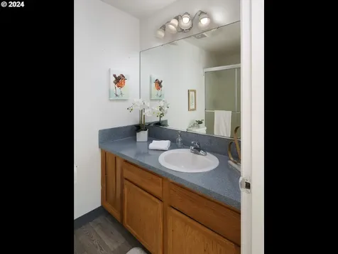 1223 E Sunset Drive Newberg OR 97132
