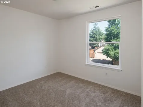 1223 E Sunset Drive Newberg OR 97132