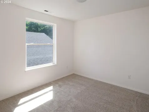 1223 E Sunset Drive Newberg OR 97132