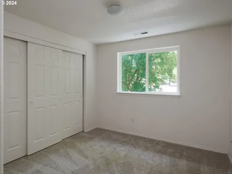1223 E Sunset Drive Newberg OR 97132