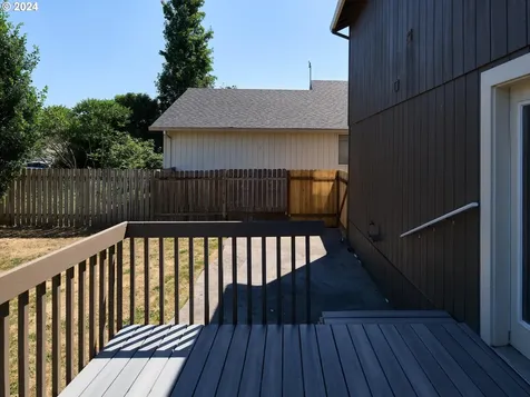 1223 E Sunset Drive Newberg OR 97132